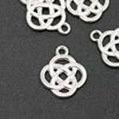 Charm Celtic Knot Antique Silver 18x15 mm ea