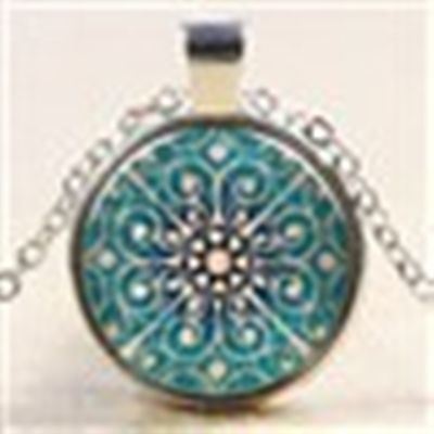 Snowflake Patterned Flat RoundGlass pendant Necklace  45.72cm ea