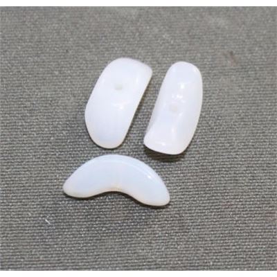 Angel Wings Milky White Opaque 10mm ea